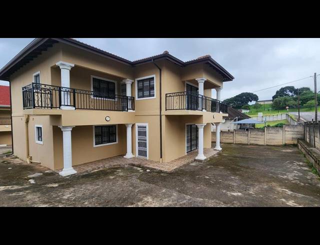 10 BEDROOM HOUSE FOR SALE IN SARNIA